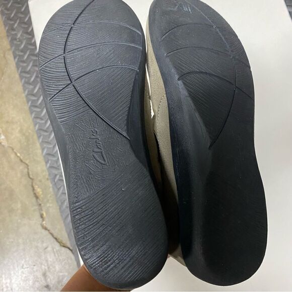 CLARKS CloudSteppers Sillian Ankle tan round toe flat zip up comfort boots 9 - Picture 13 of 13